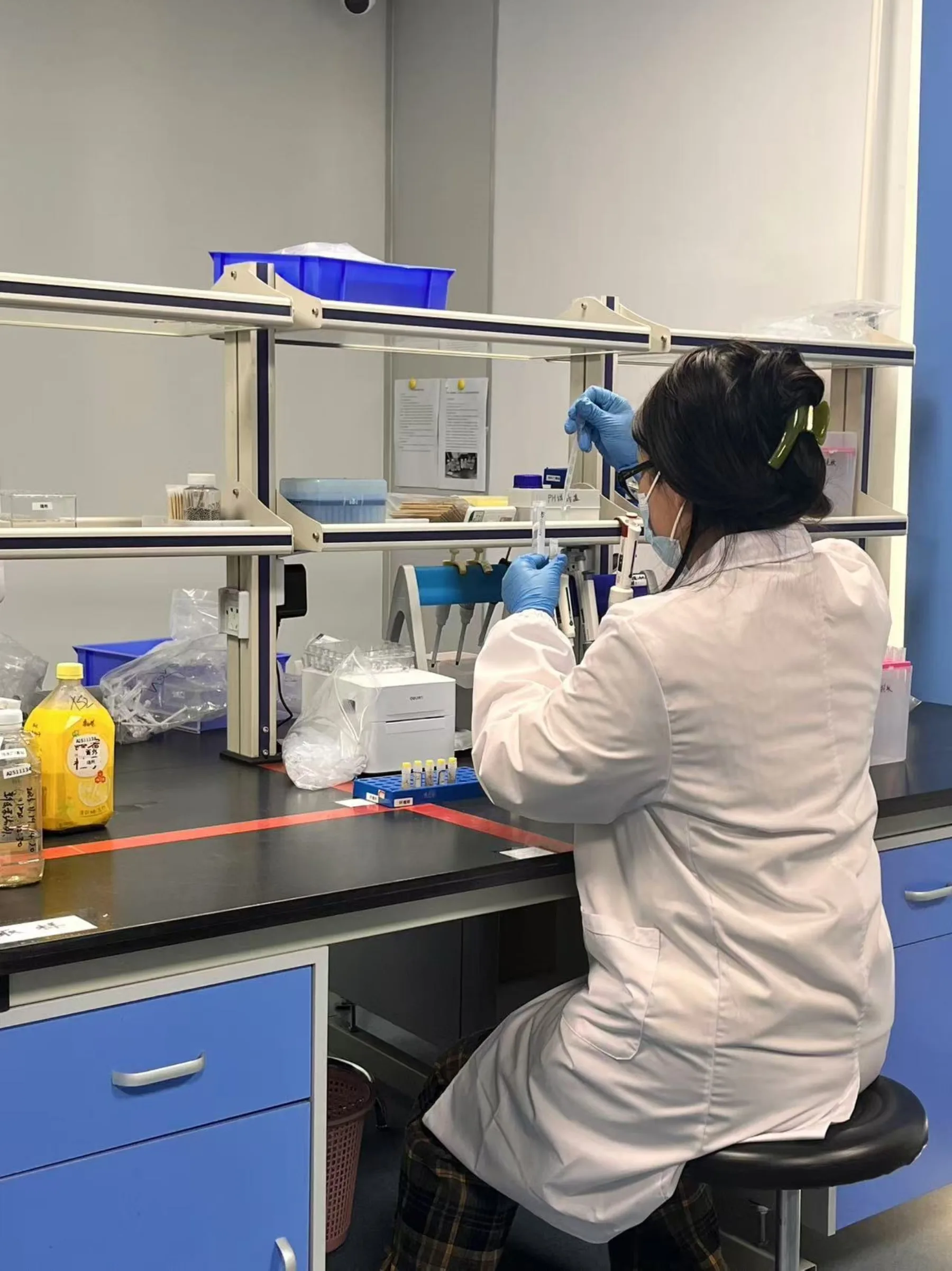 Instrument bench in the RID Life laboratory